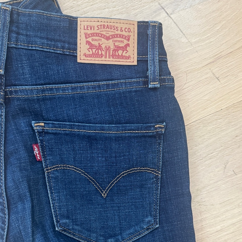 Levi’s 721 High Rise - Picture 6 of 6